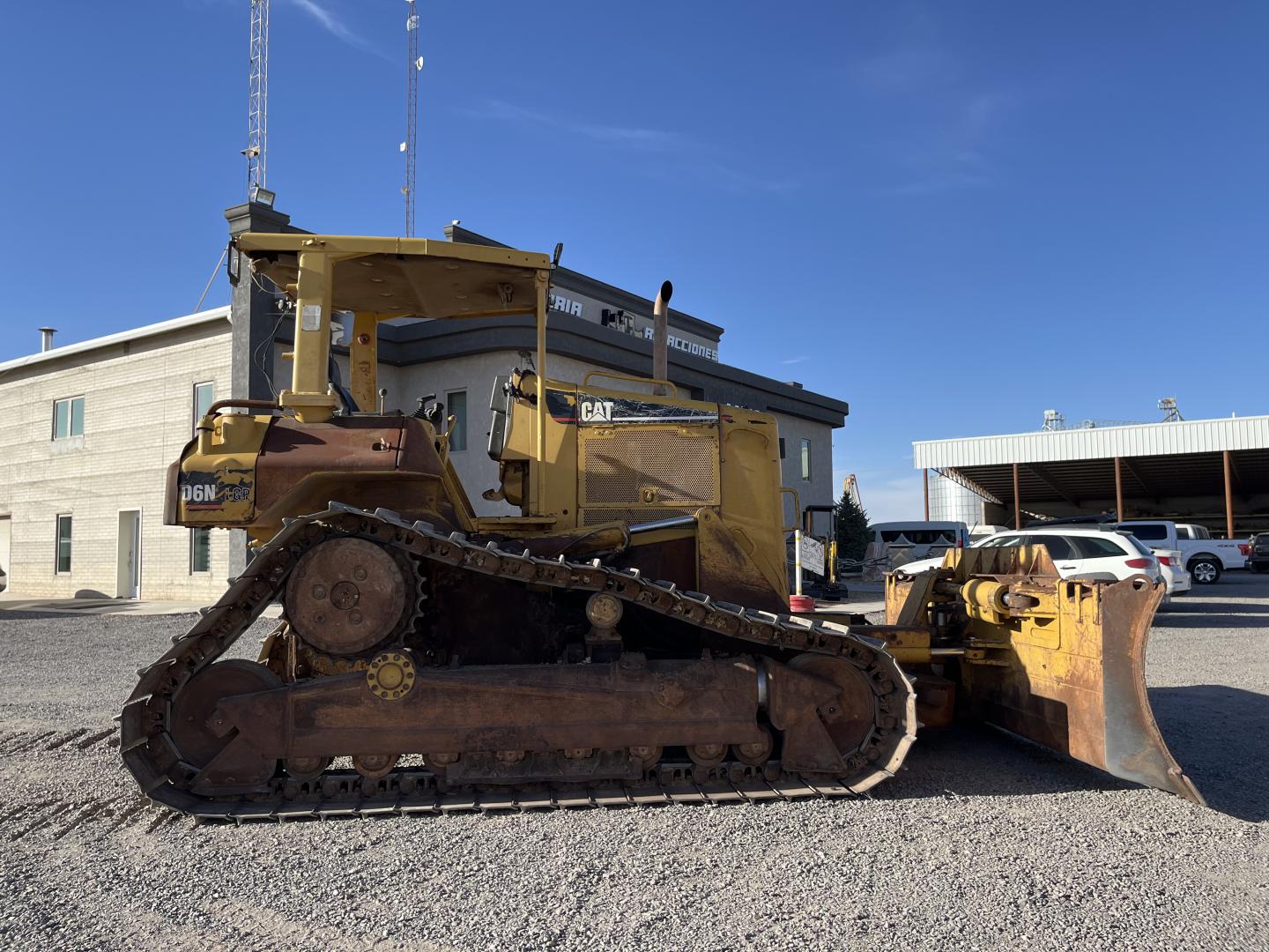 CATERPILLAR D6N